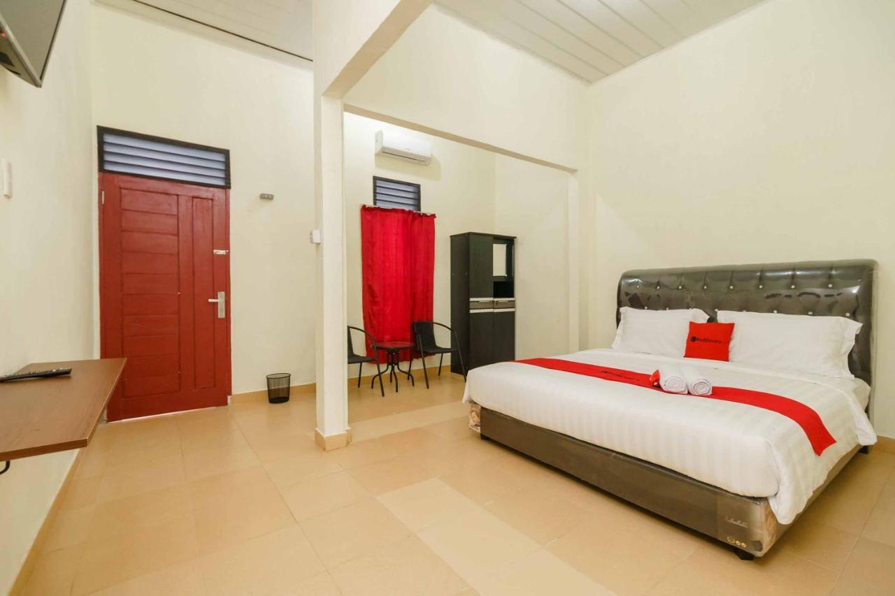 Reddoorz Plus @ Setiabudi Medan 4 Sunggal Exterior foto